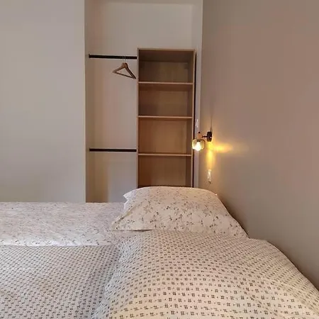 Coeur De Ville, Spacieux Rez De Jardin Apartment *